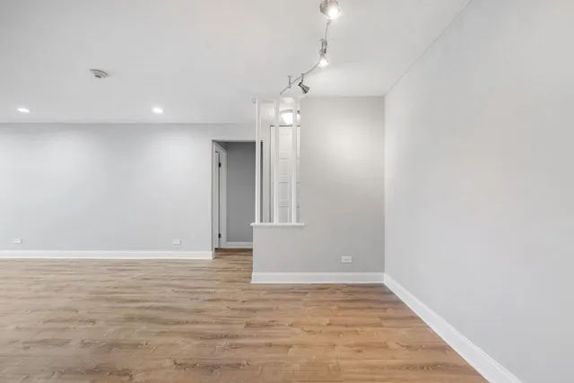 $260,000 | 2050 Valencia Drive, Unit 300C, Northbrook, IL 60062