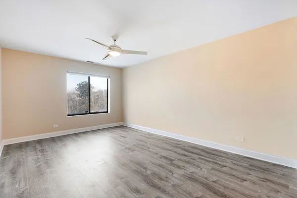 $255,000 | 2050 Valencia Drive, Unit 300C, Northbrook, IL 60062
