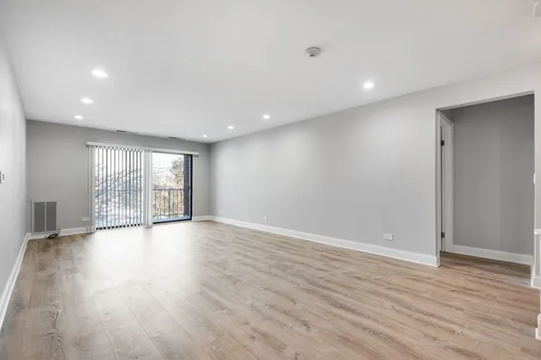 $255,000 | 2050 Valencia Drive, Unit 300C, Northbrook, IL 60062