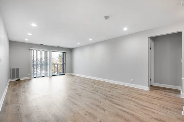 $260,000 | 2050 Valencia Drive, Unit 300C, Northbrook, IL 60062