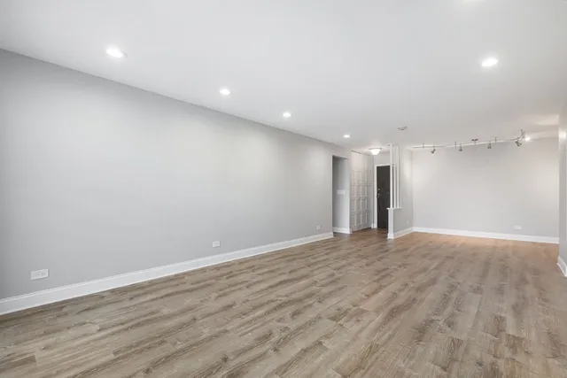 $260,000 | 2050 Valencia Drive, Unit 300C, Northbrook, IL 60062