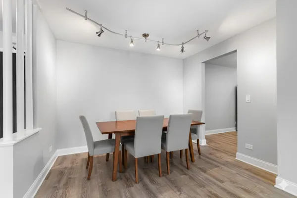 $255,000 | 2050 Valencia Drive, Unit 300C, Northbrook, IL 60062