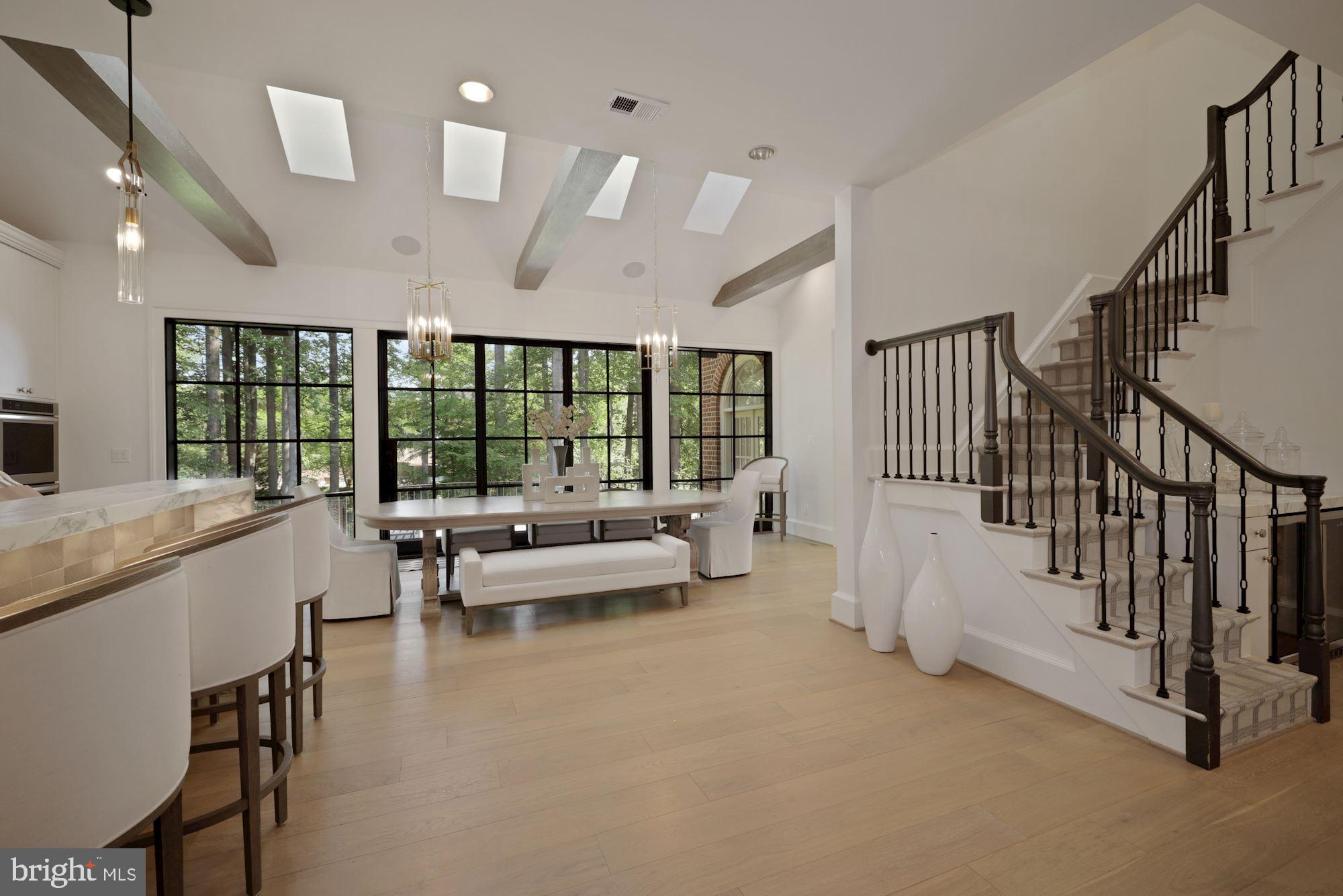 1098 Mill Ridge McLean, VA 22102 - Photo 12 of 62 Kitchen | Breakfast Room
