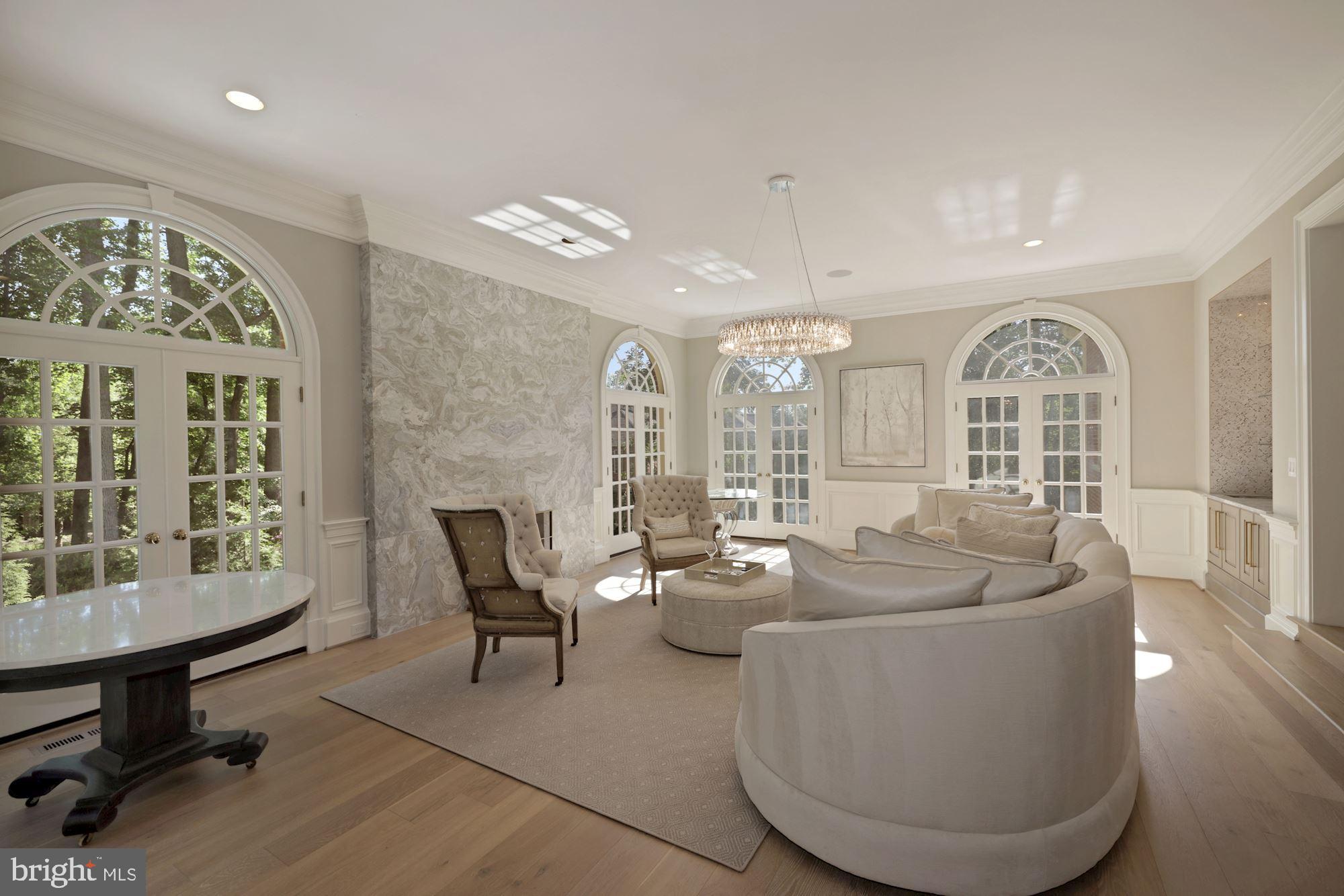 1098 Mill Ridge McLean, VA 22102 - Photo 23 of 62 Great Room