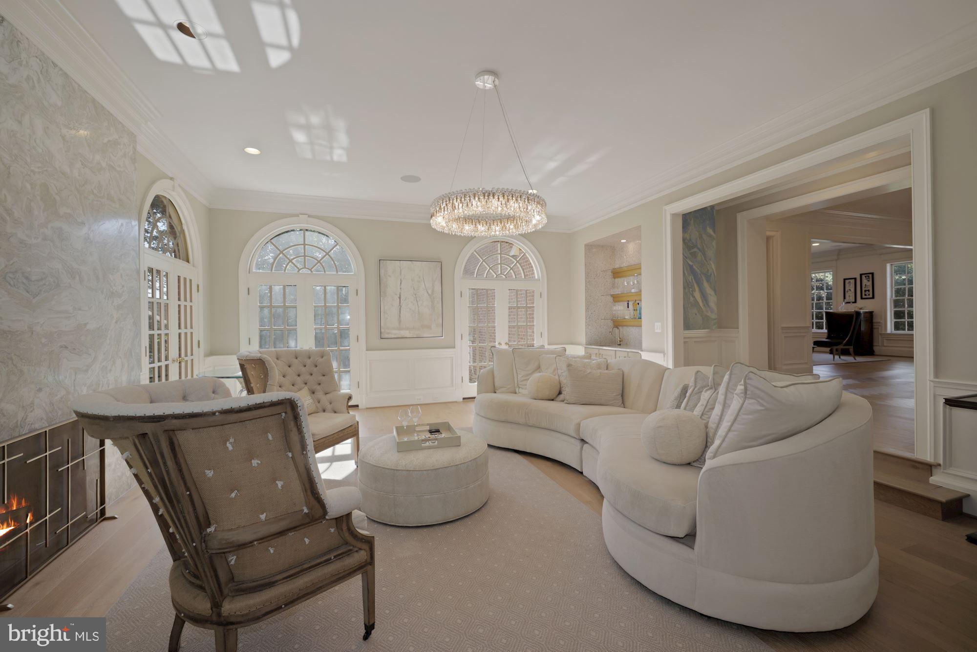 1098 Mill Ridge McLean, VA 22102 - Photo 24 of 62 Great Room