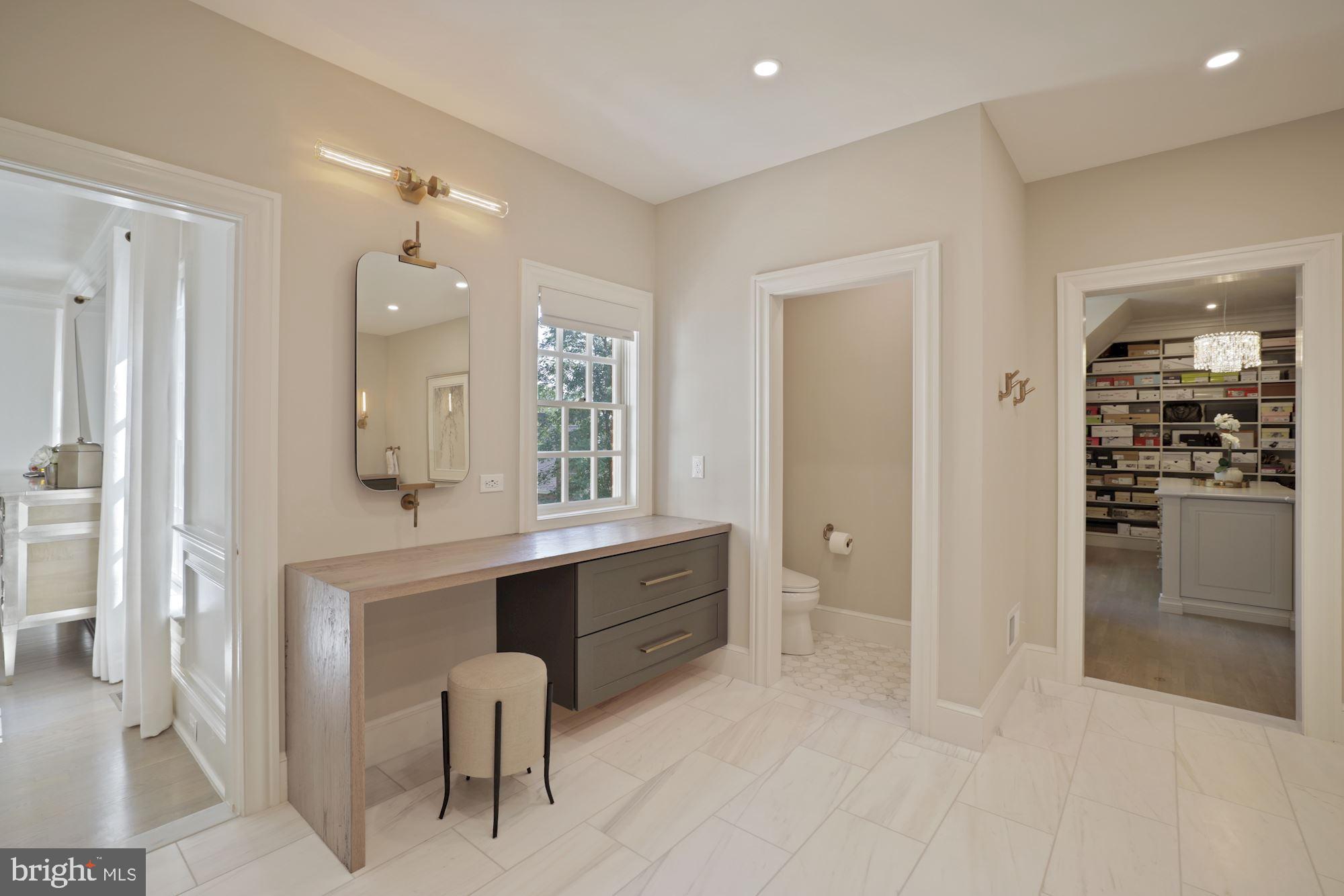 1098 Mill Ridge McLean, VA 22102 - Photo 33 of 62 Primary Bathroom