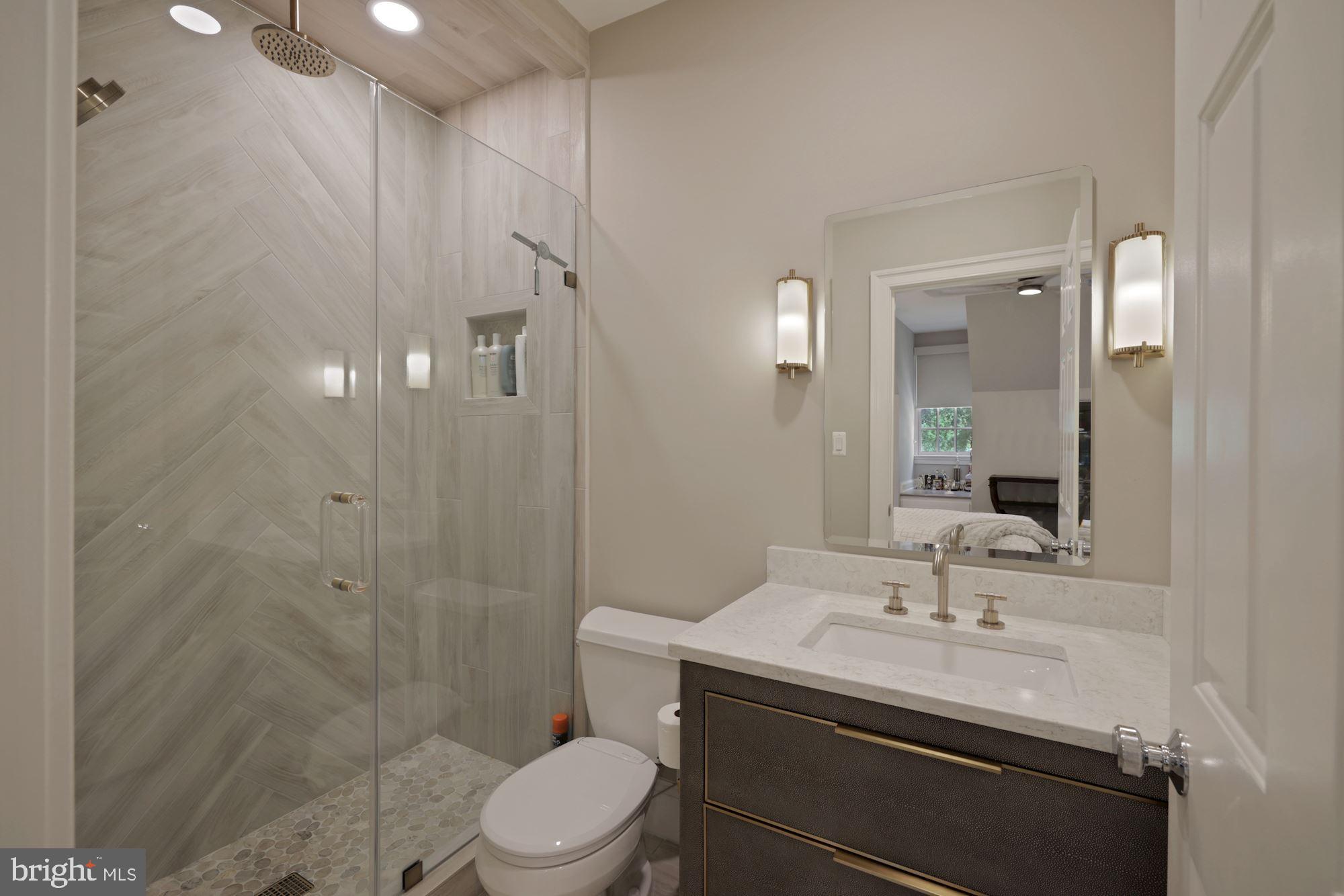 1098 Mill Ridge McLean, VA 22102 - Photo 37 of 62 Bathroom