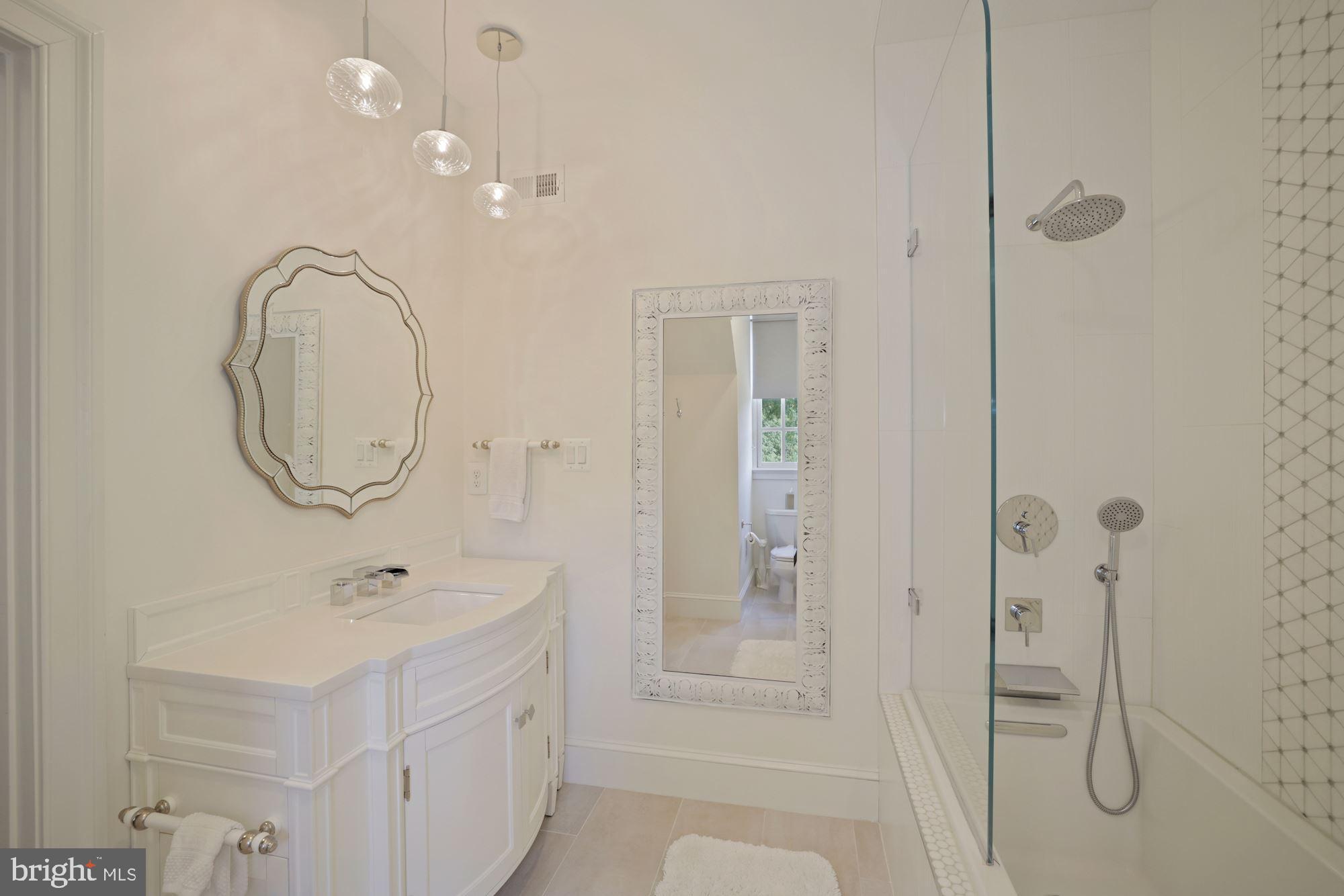 1098 Mill Ridge McLean, VA 22102 - Photo 39 of 62 Bathroom