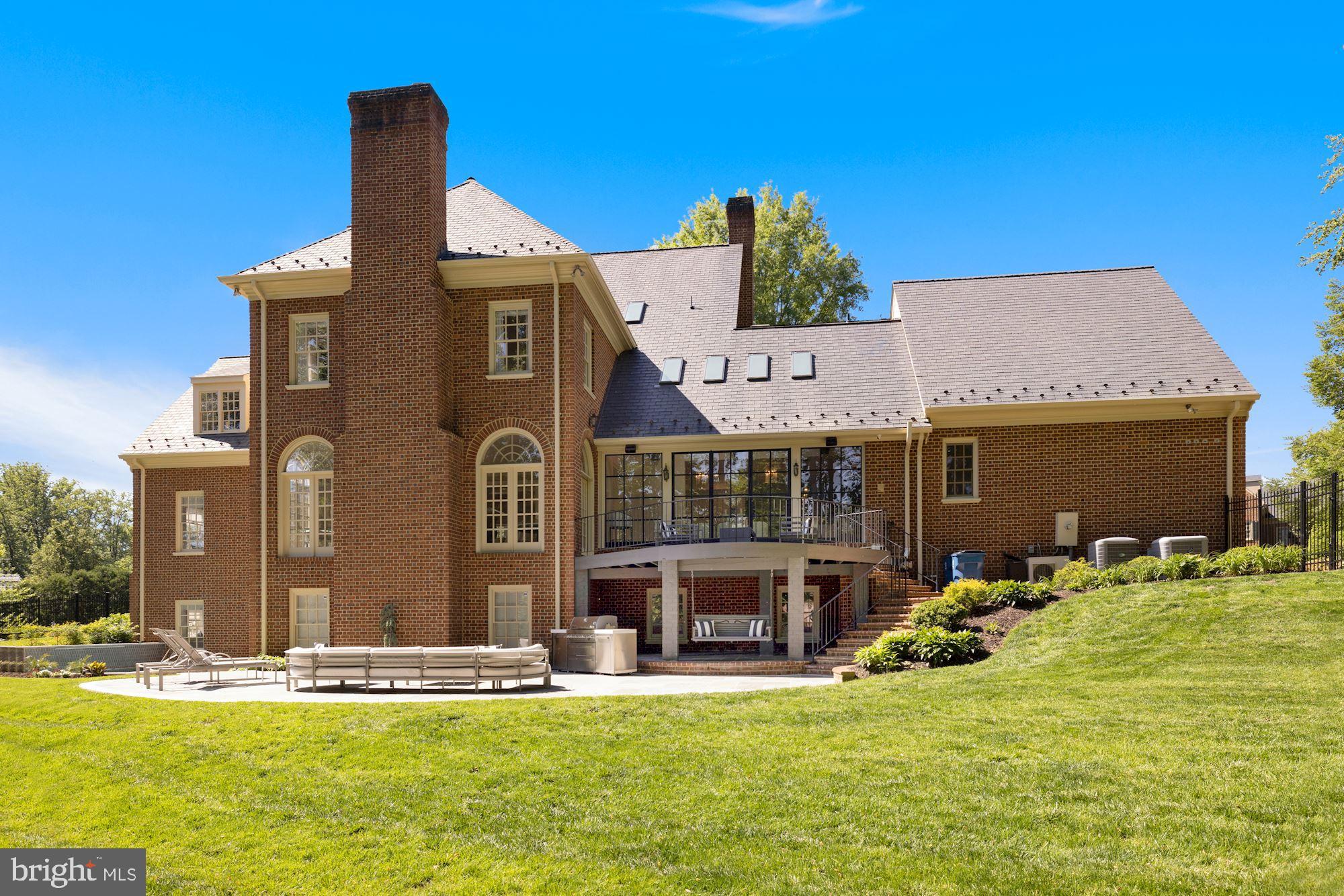 1098 Mill Ridge McLean, VA 22102 - Photo 56 of 62 Rear Exterior