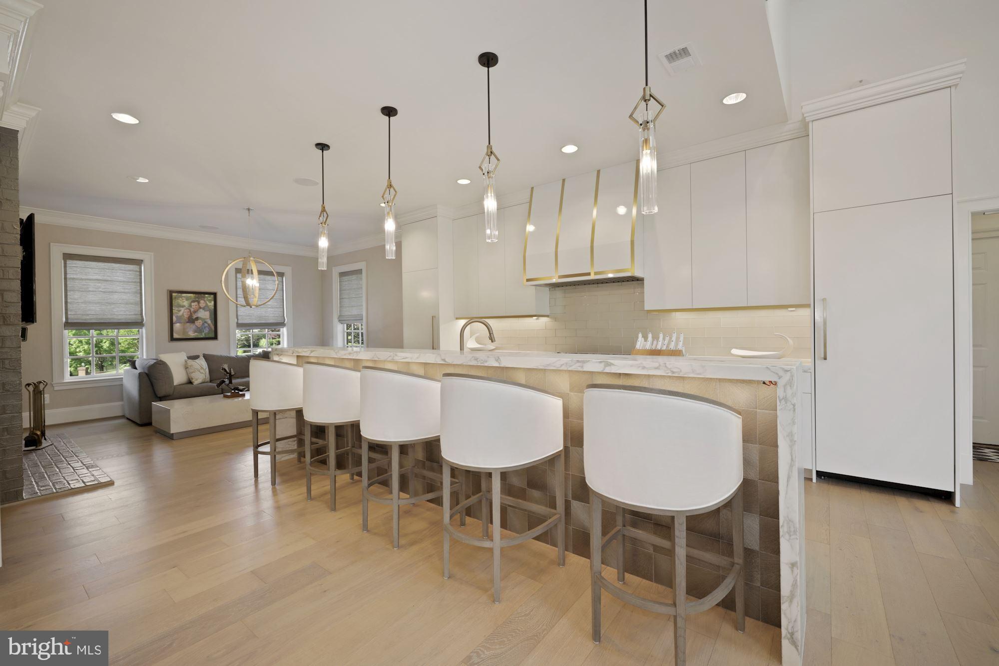 1098 Mill Ridge McLean, VA 22102 - Photo 10 of 62 Kitchen | Family Room