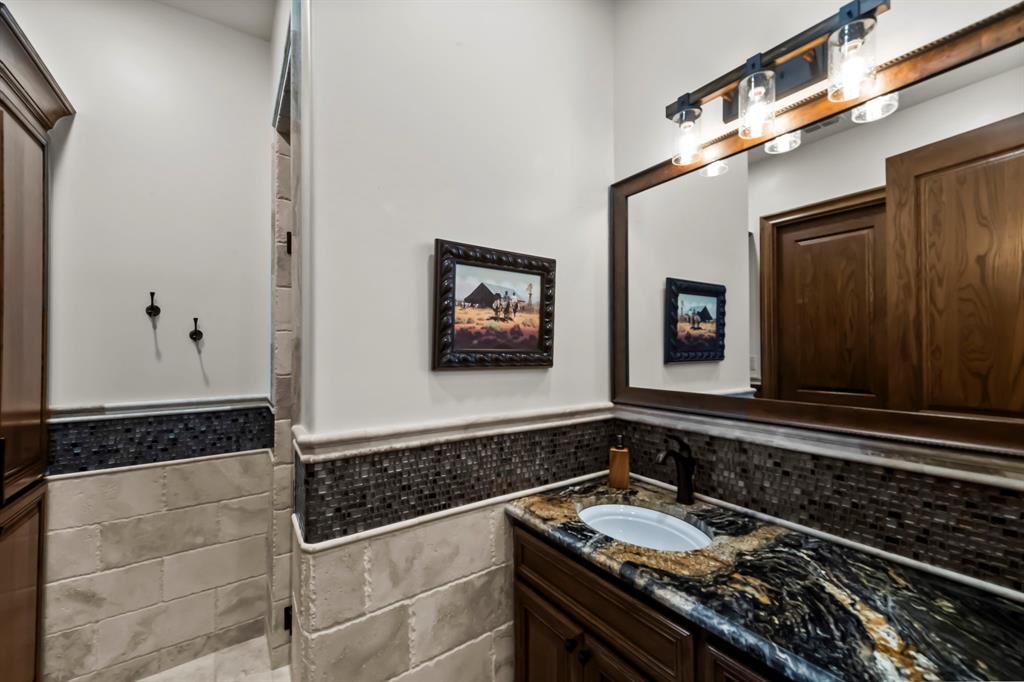 1025 Pecan Ridge Graford, TX 76449 - Photo 30 of 40 Guest bath