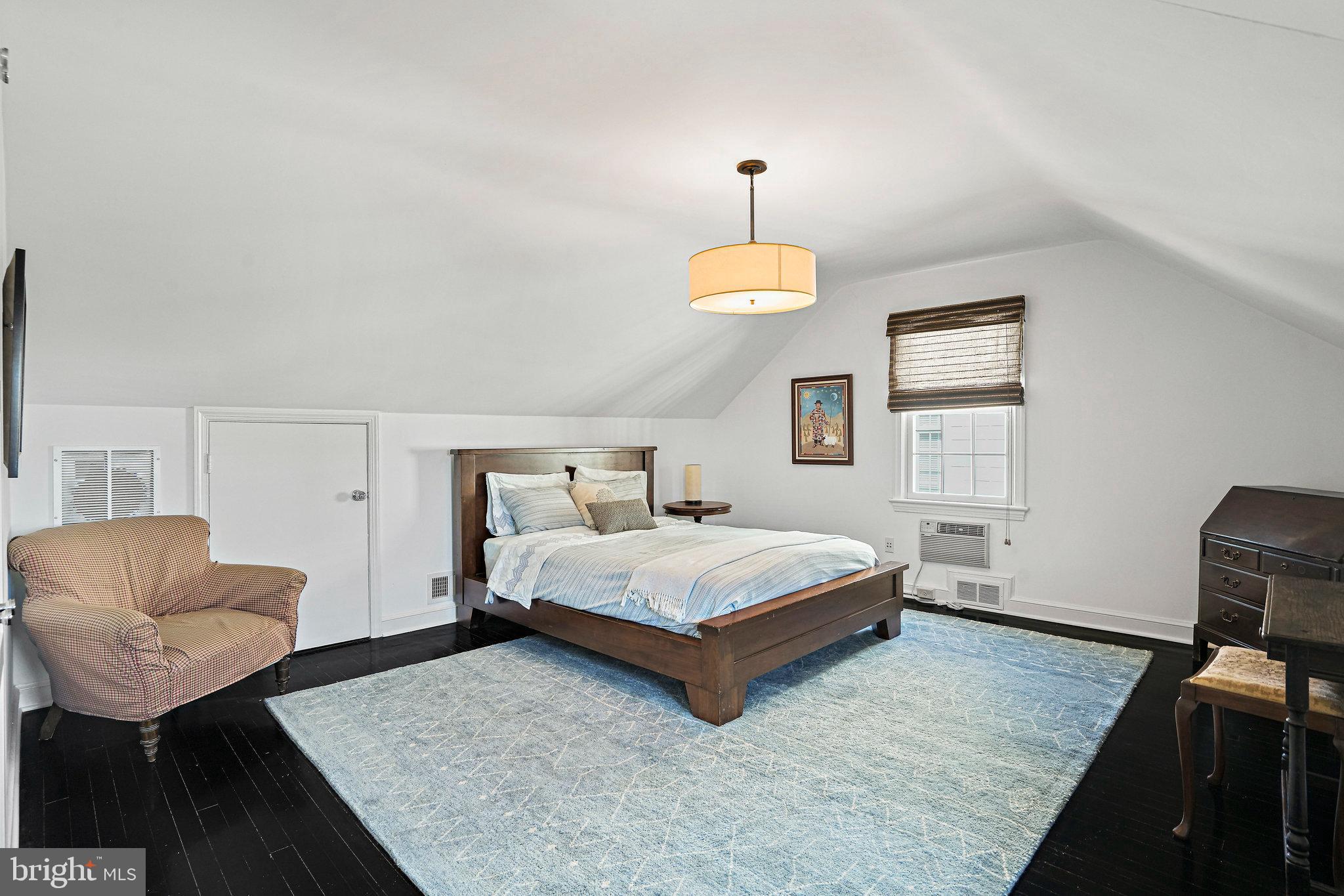 3045 Chain Bridge Road Northwest Washington, DC 20016 - Photo 33 of 50 4th bedrrom on top floor