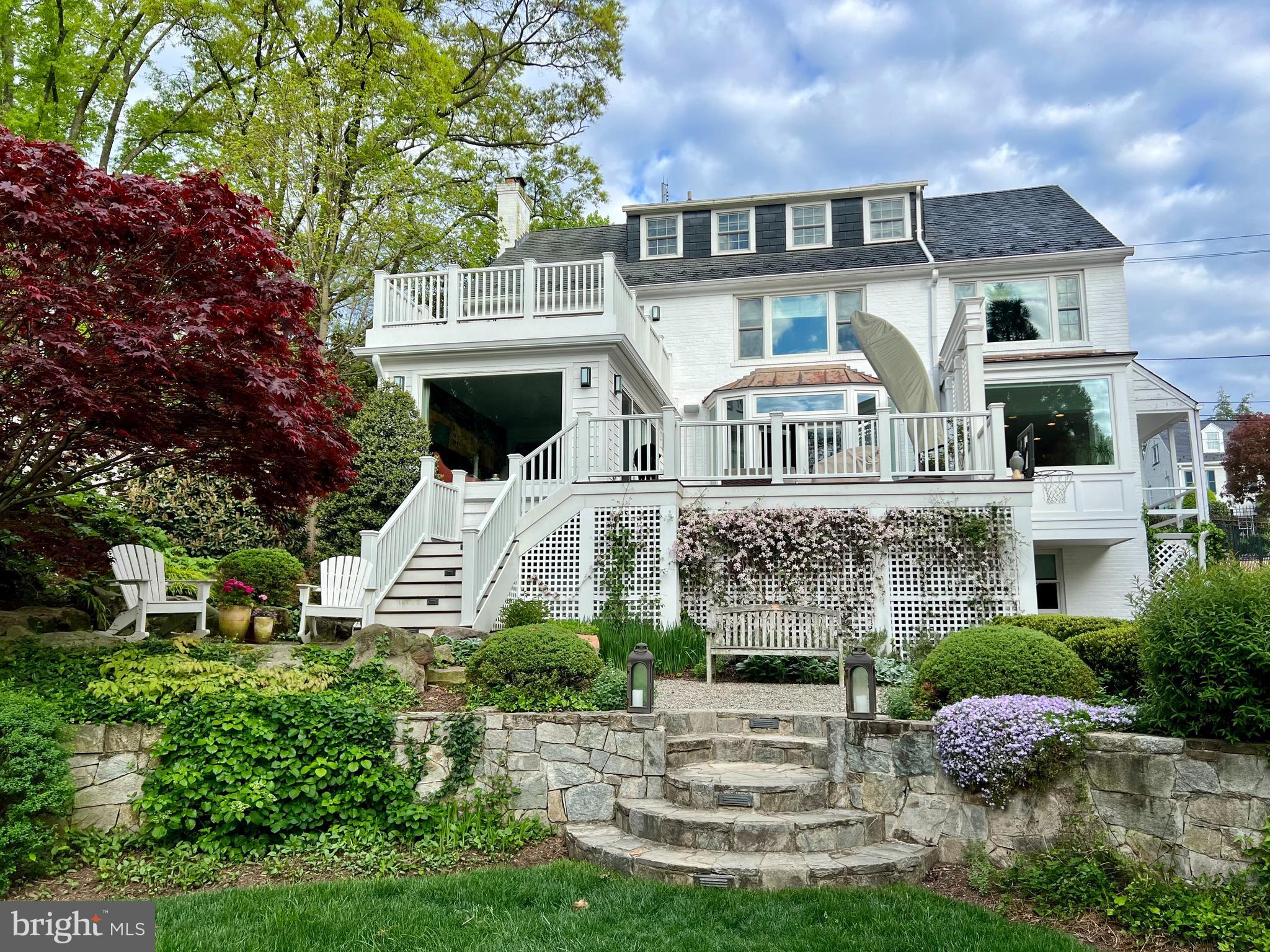 3045 Chain Bridge Road Northwest Washington, DC 20016 - Photo 43 of 50 Back garden view