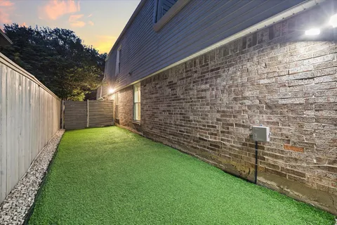$419,000 | 5714 Innsbruck Street, Bellaire, TX 77401