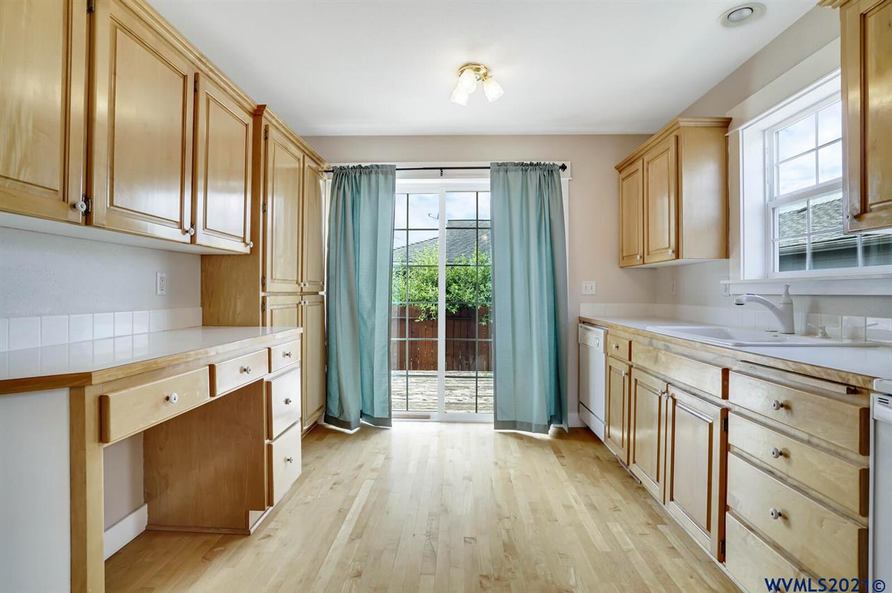 1308 Southwest Elm Street Albany, OR 97321 - Photo 6 of 27 Gallery Image 6