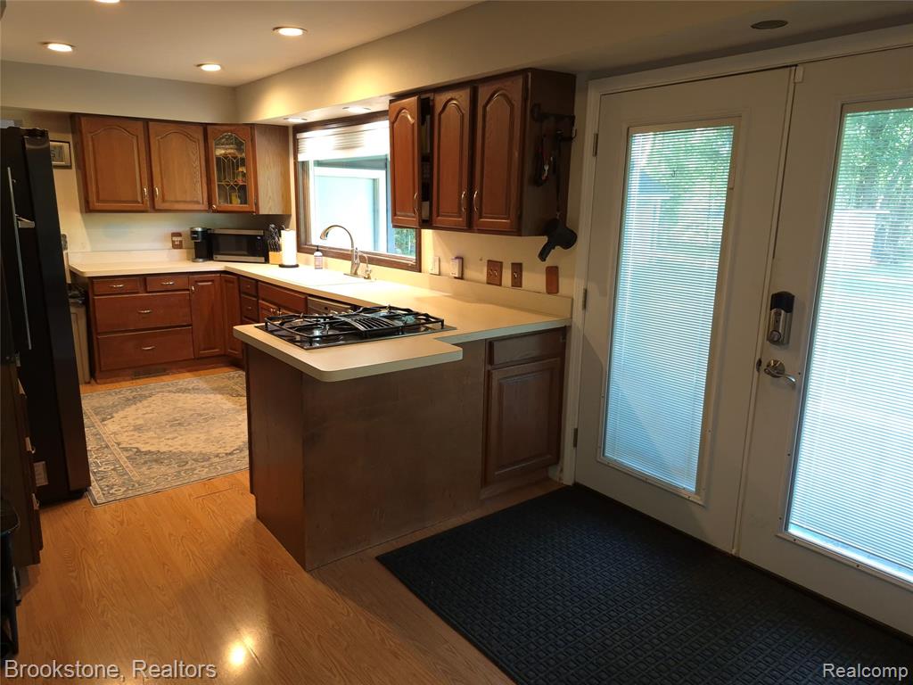 4890 Whipple Lake Road Clarkston, MI 48348 - Photo 14 of 40