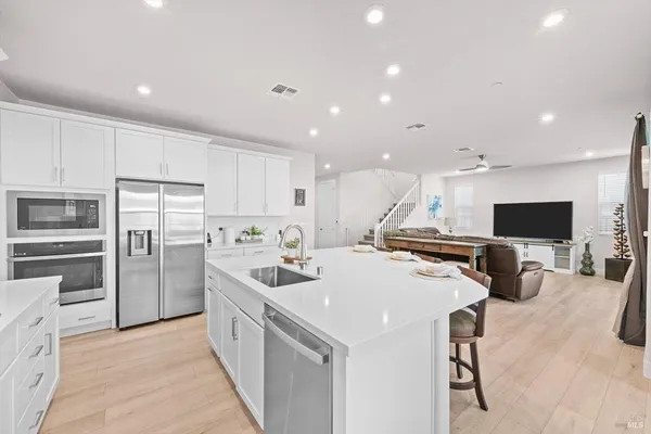 $799,000 | 1532 Base Court, Dixon, CA 95620