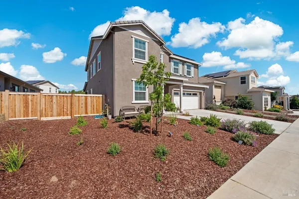 $799,000 | 1532 Base Court, Dixon, CA 95620