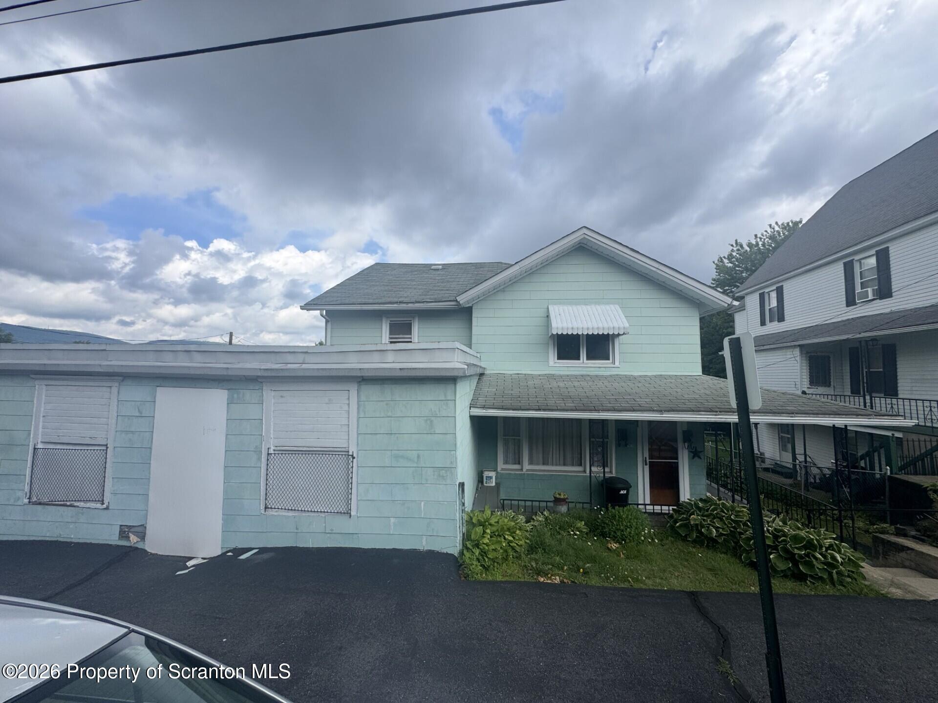 1316 Hampton Street Scranton, PA 18504 - Photo 14 of 17 Front