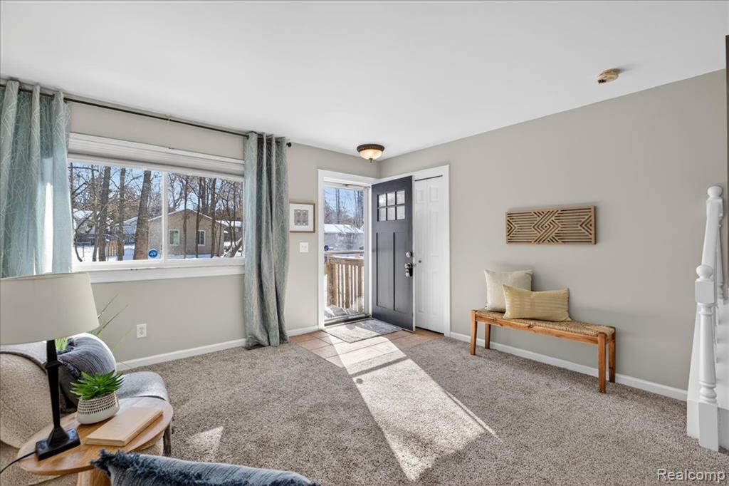 1155 Seabury Drive Lake Orion, MI 48362 - Photo 5 of 41