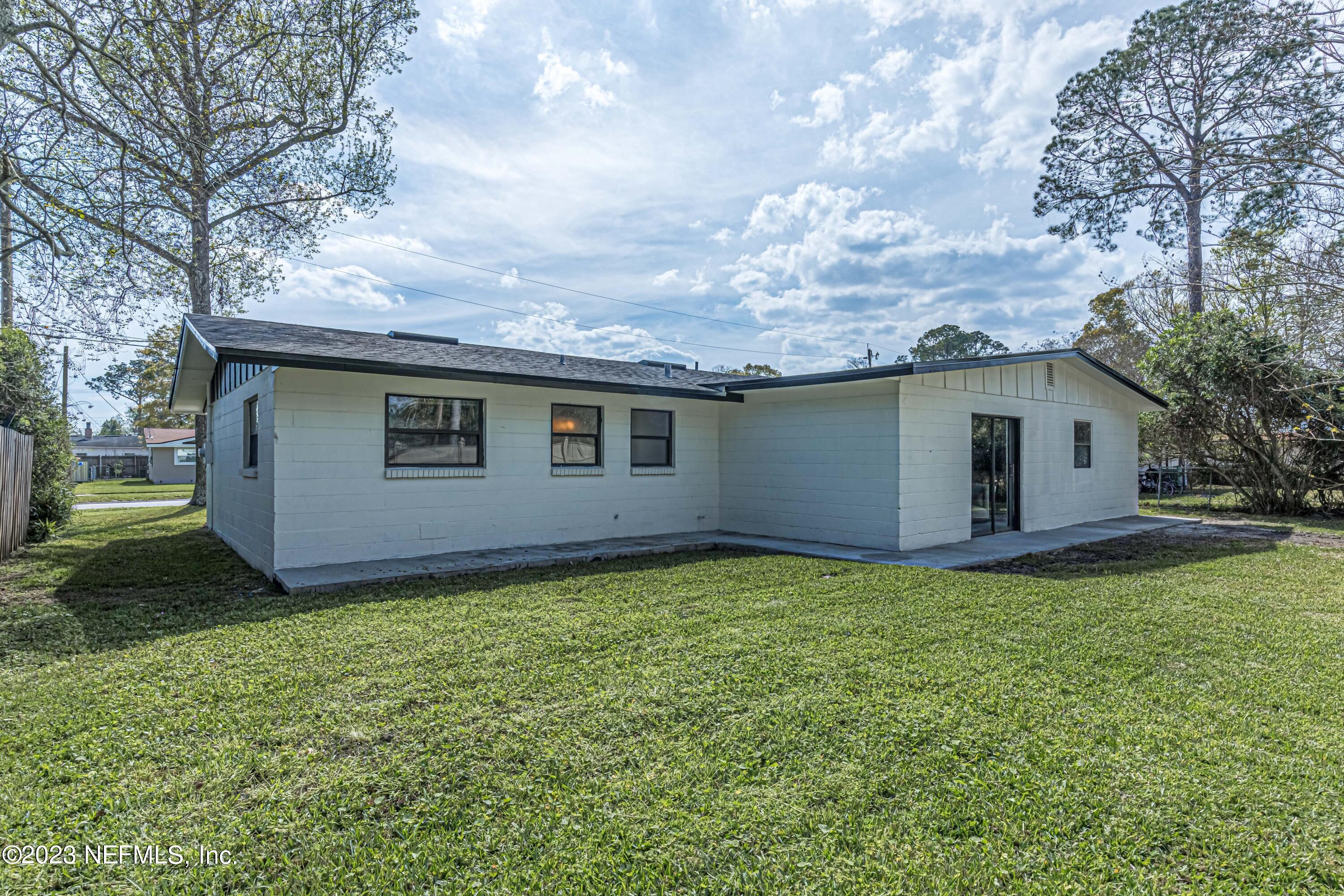 5643 Sabena Road Jacksonville, FL 32207 - Photo 29 of 29 31-Rear