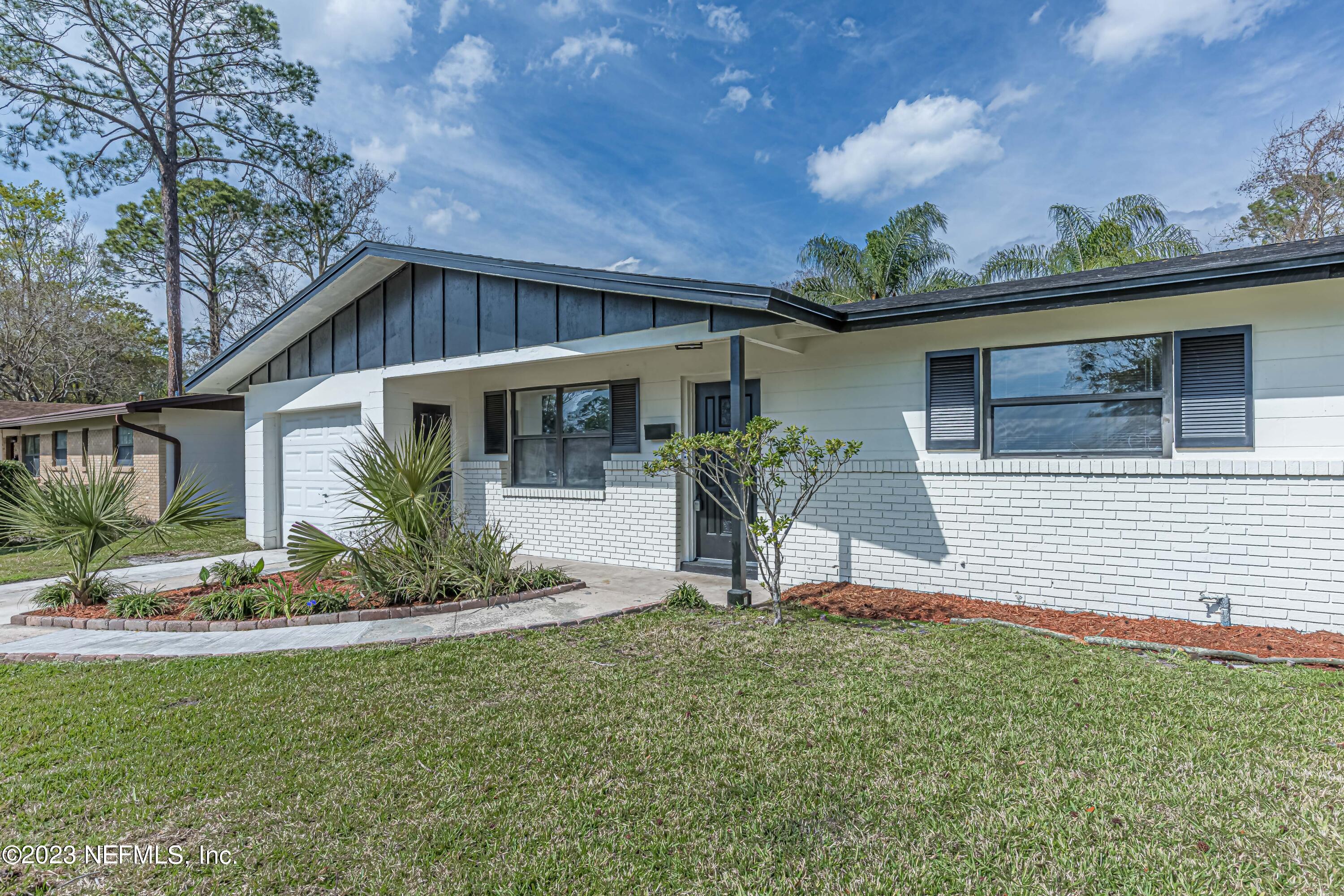 5643 Sabena Road Jacksonville, FL 32207 - Photo 4 of 29 4-Front Walk Way