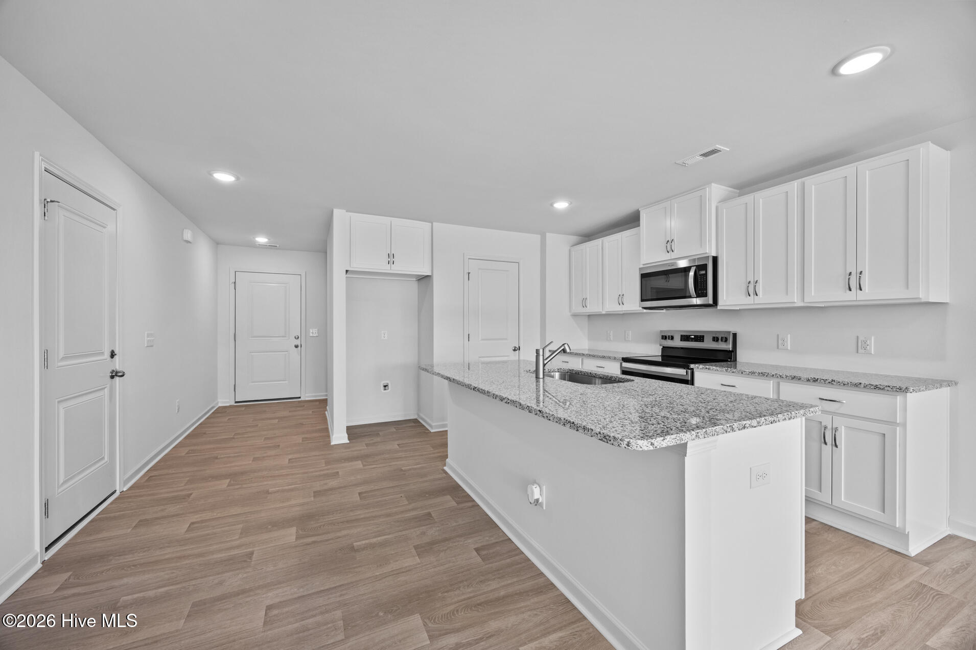 950 Plymouth Road Boiling Spring Lakes, NC 28461 - Photo 5 of 40 Vineyard Kitchen