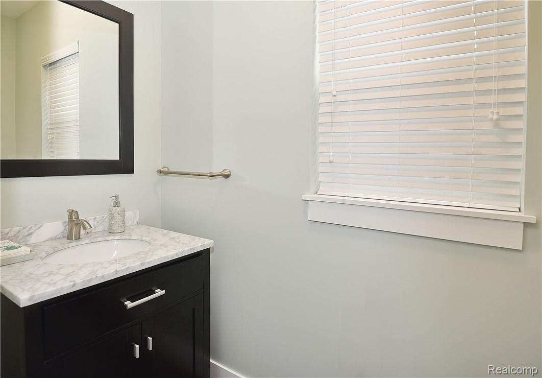 1307 Dorothea Road Berkley, MI 48072 - Photo 17 of 28 Dorothea 1307_45.JPG