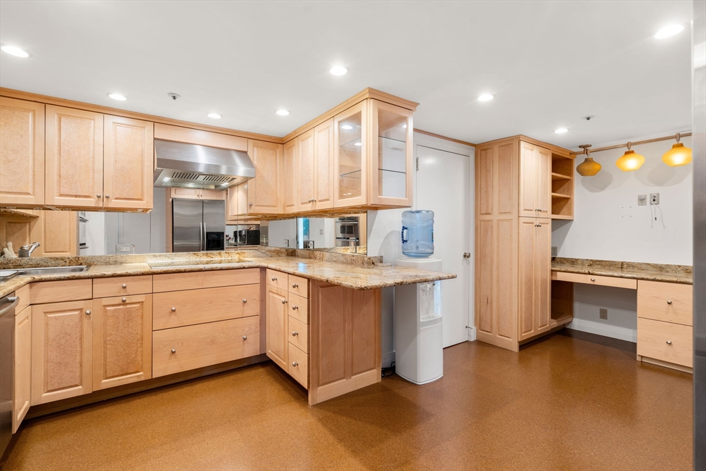 20 Rowes Wharf, Unit TH7 Boston, MA 02110 - Photo 9 of 32