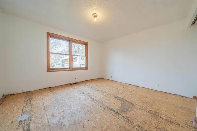 $385,000 | 6034 North Lakeshore Drive, Macy, IN 46951