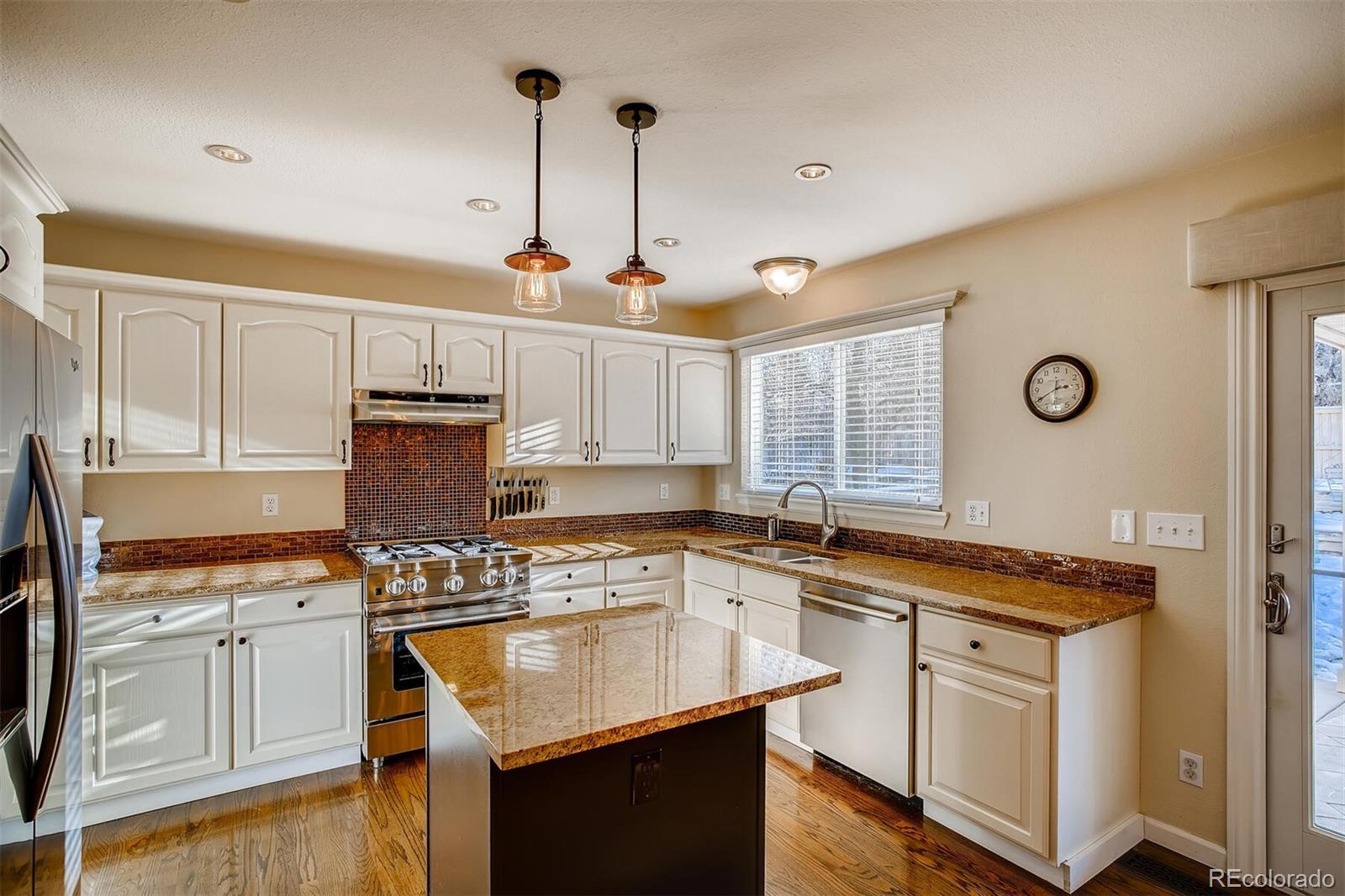 10113 Woodrose Court Highlands Ranch, CO 80129 - Photo 3 of 27