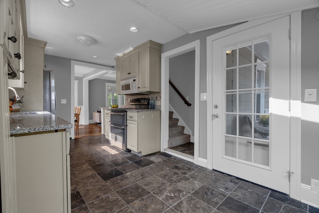33 Azel Road Braintree, MA 02184 - Photo 10 of 38 Gallery Image 10