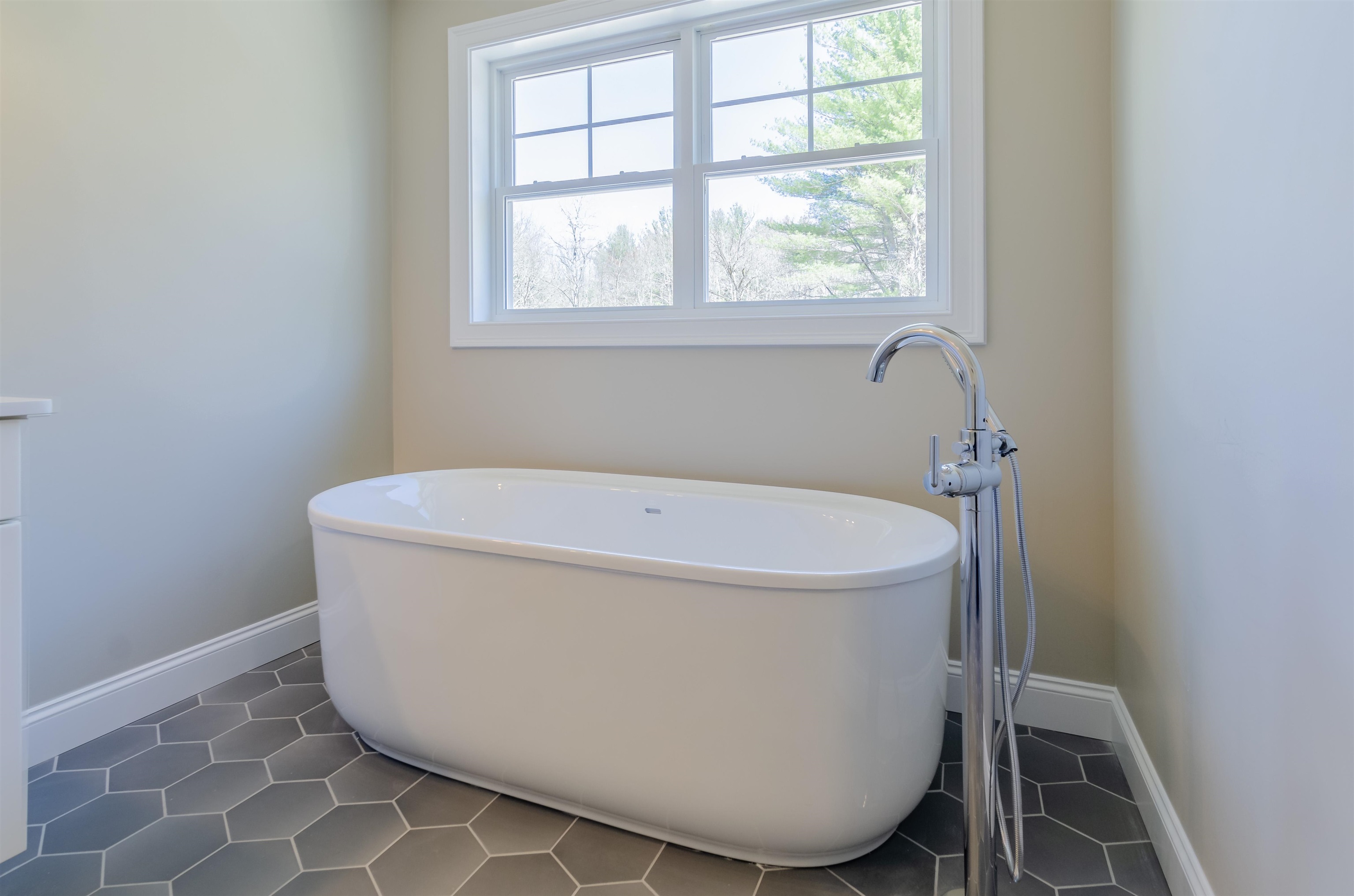 53 Town Farm Road Salem, NH 03079 - Photo 18 of 22