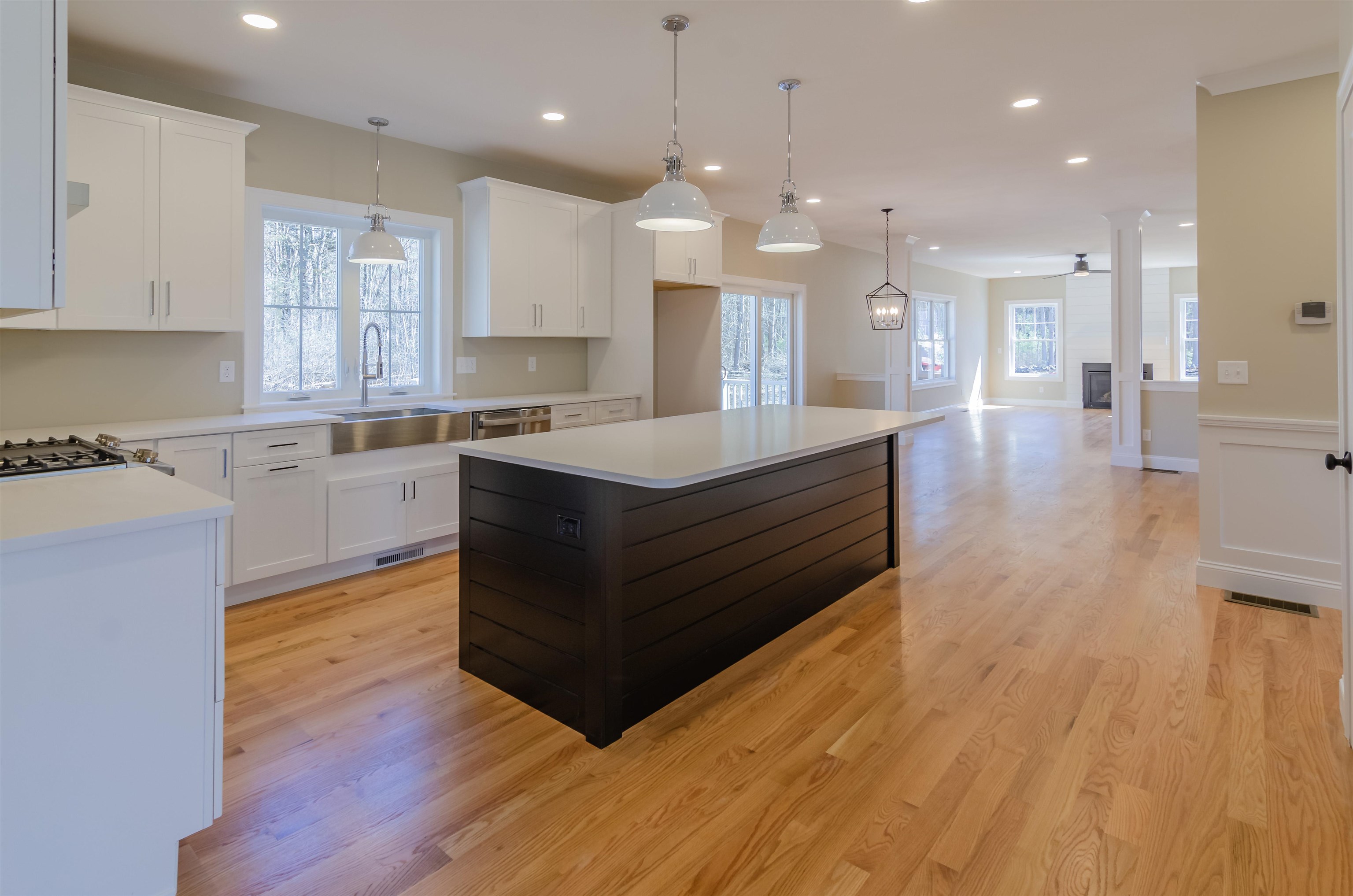 53 Town Farm Road Salem, NH 03079 - Photo 2 of 22