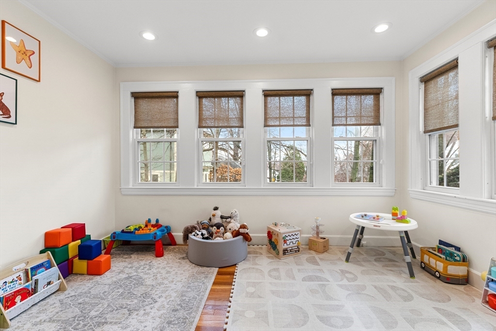 33 Ashcroft Road Medford, MA 02155 - Photo 13 of 30 a living room with furniture and window