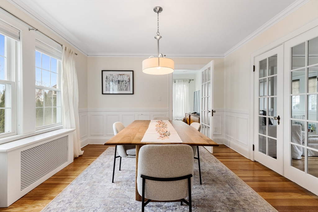 33 Ashcroft Road Medford, MA 02155 - Photo 6 of 30 a room with furniture and window