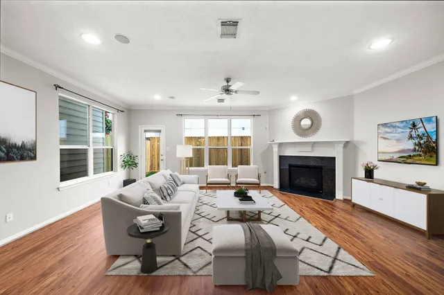 $425,000 | 1517 Asbury Street, Houston, TX 77007