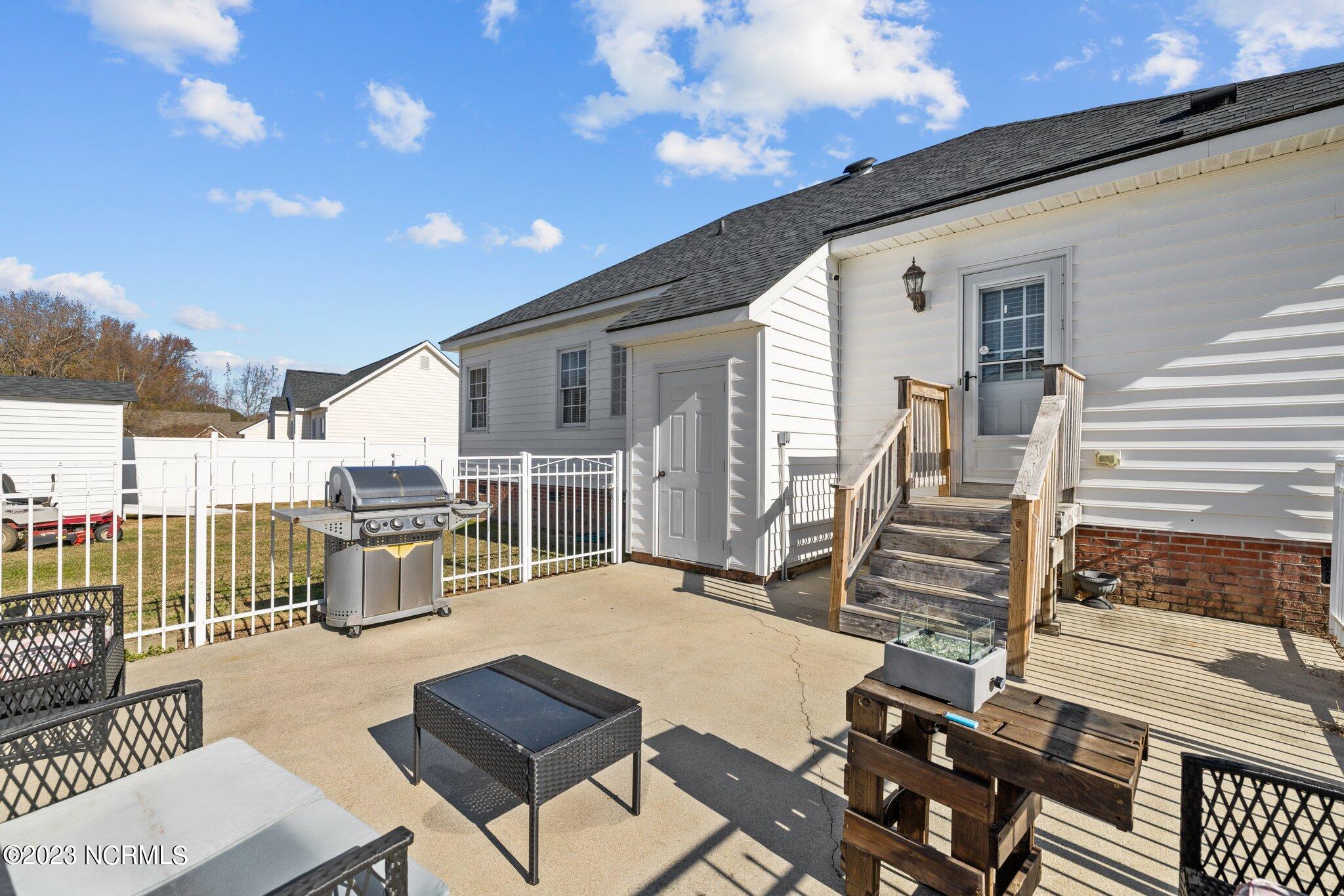4702 Hudson Road Northwest Wilson, NC 27896 - Photo 2 of 45 34-web-or-mls-5Z8A9064