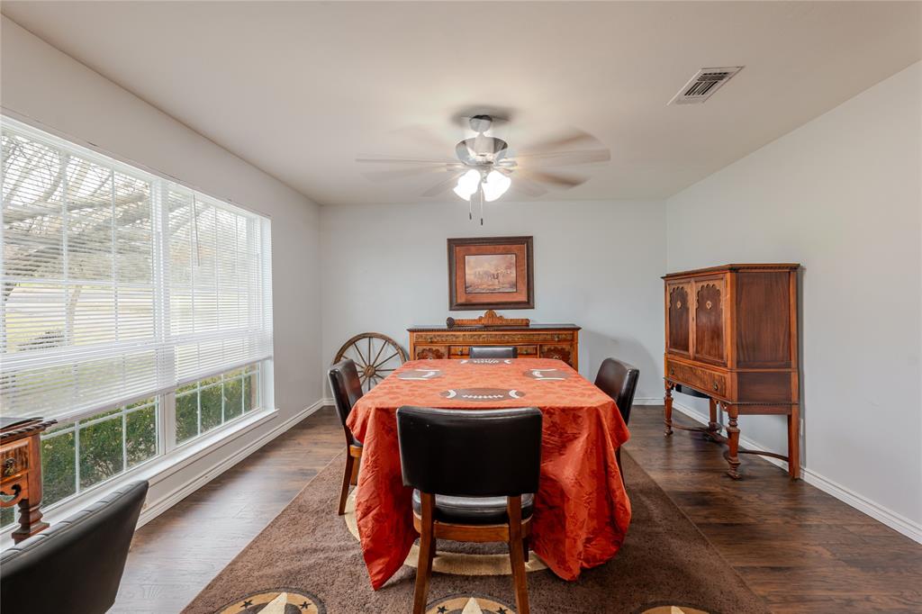208 Yucca Drive Weatherford, TX 76087 - Photo 12 of 37