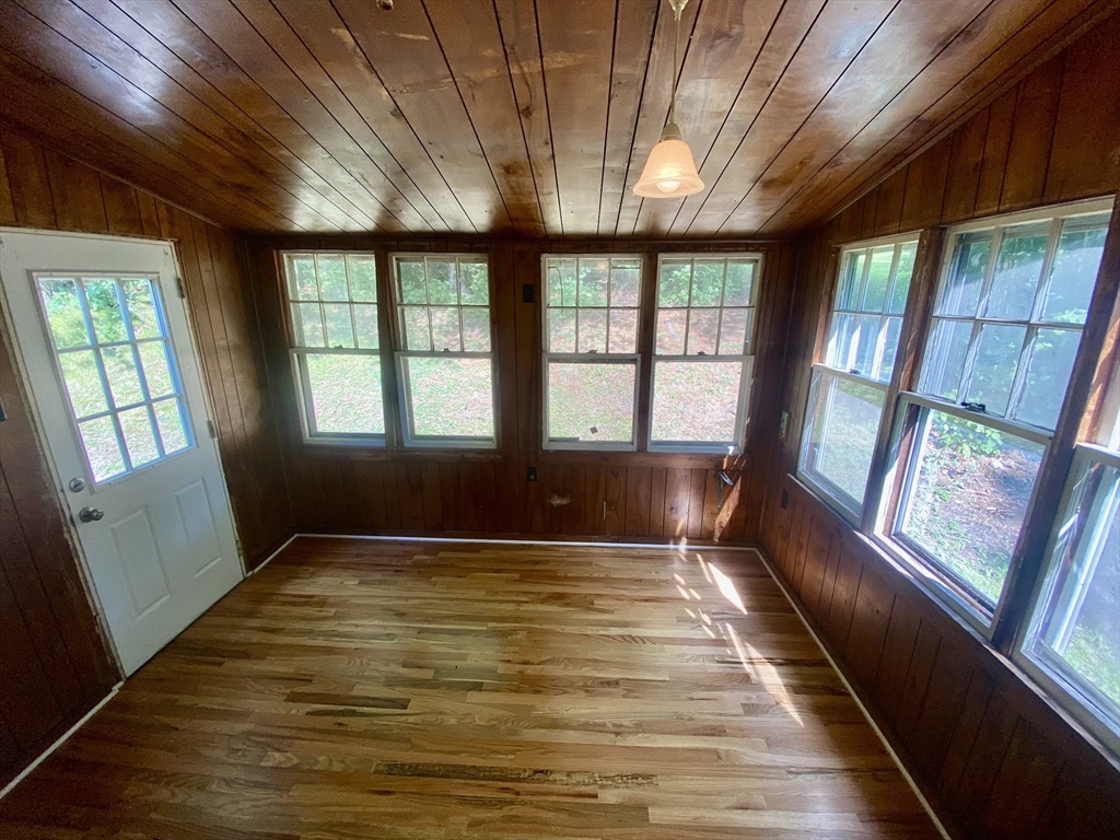 25 Center Road Shirley, MA 01464 - Photo 8 of 35 Gallery Image 8