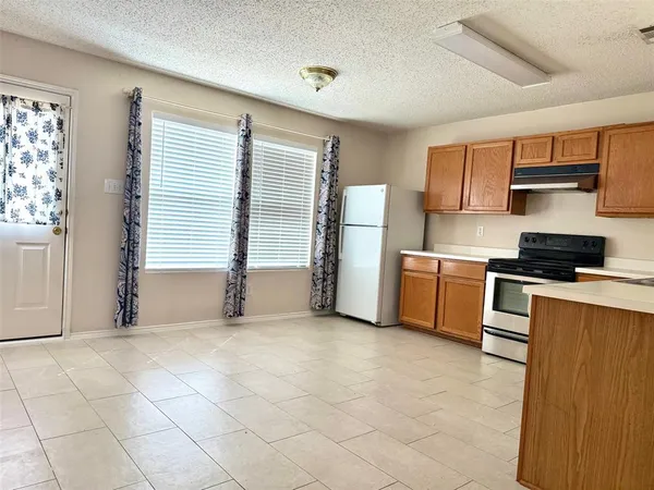 $2,175 | 932 White Dove Drive, Arlington, TX 76017