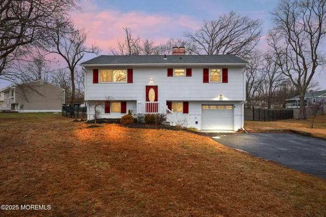 $569,900 | 134 Darien Road, Howell, NJ 07731