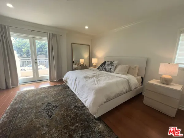 $5,995 | 1000 Granville Avenue, Unit 105, Los Angeles, CA 90049