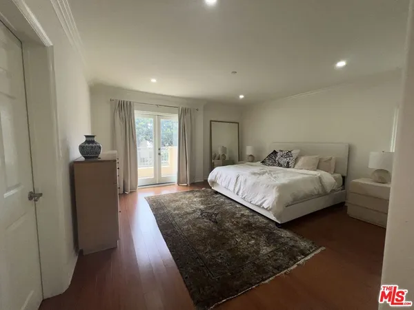 $5,995 | 1000 Granville Avenue, Unit 105, Los Angeles, CA 90049