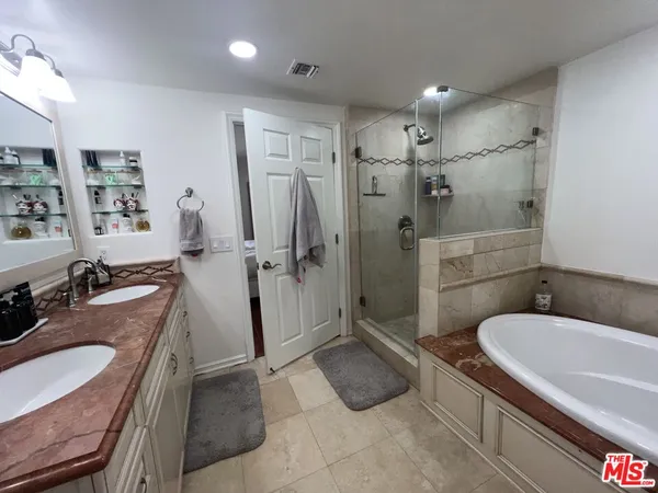 $5,995 | 1000 Granville Avenue, Unit 105, Los Angeles, CA 90049