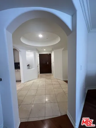 $5,995 | 1000 Granville Avenue, Unit 105, Los Angeles, CA 90049