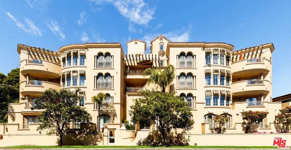 $5,995 | 1000 Granville Avenue, Unit 105, Los Angeles, CA 90049