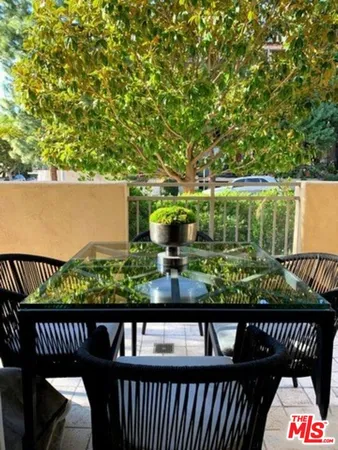 $5,995 | 1000 Granville Avenue, Unit 105, Los Angeles, CA 90049