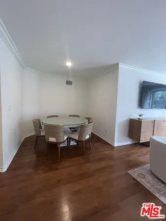 $5,995 | 1000 Granville Avenue, Unit 105, Los Angeles, CA 90049
