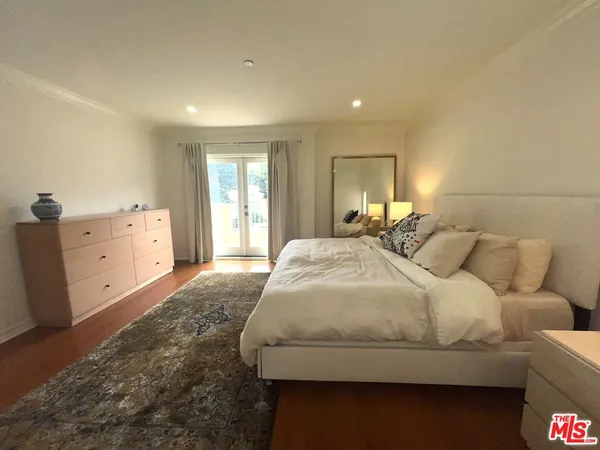 $5,995 | 1000 Granville Avenue, Unit 105, Los Angeles, CA 90049